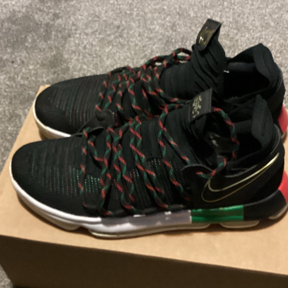 Nike Black and Gold Athletic Shoes